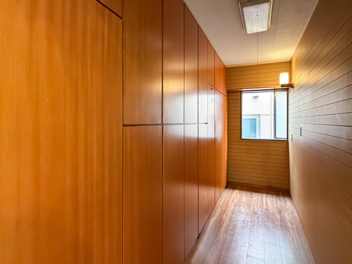 中野区中央の賃貸物件/WICはこれでもかといった収納力