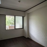 小金井市緑町の賃貸物件/6.3畳洋室：窓の外は共用部です