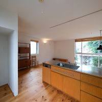 杉並区荻窪の売買物件/キッチンからはこの眺め！家族や友人とコミュニケーションをとりながら、楽しく料理ができるスペースです