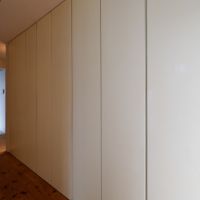 杉並区荻窪の売買物件/玄関を入ってすぐのところにも大容量の収納