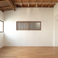 渋谷区本町の賃貸物件/窓の冊子には昭和感