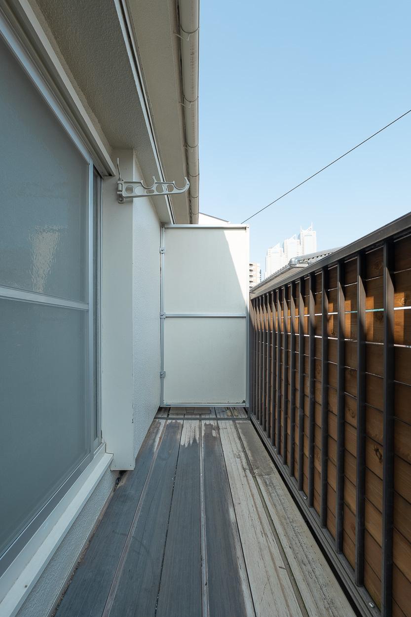 渋谷区本町の賃貸物件/南向きのコンパクトなバルコニー