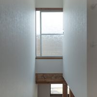 渋谷区本町の賃貸物件/階段スペースも明るい