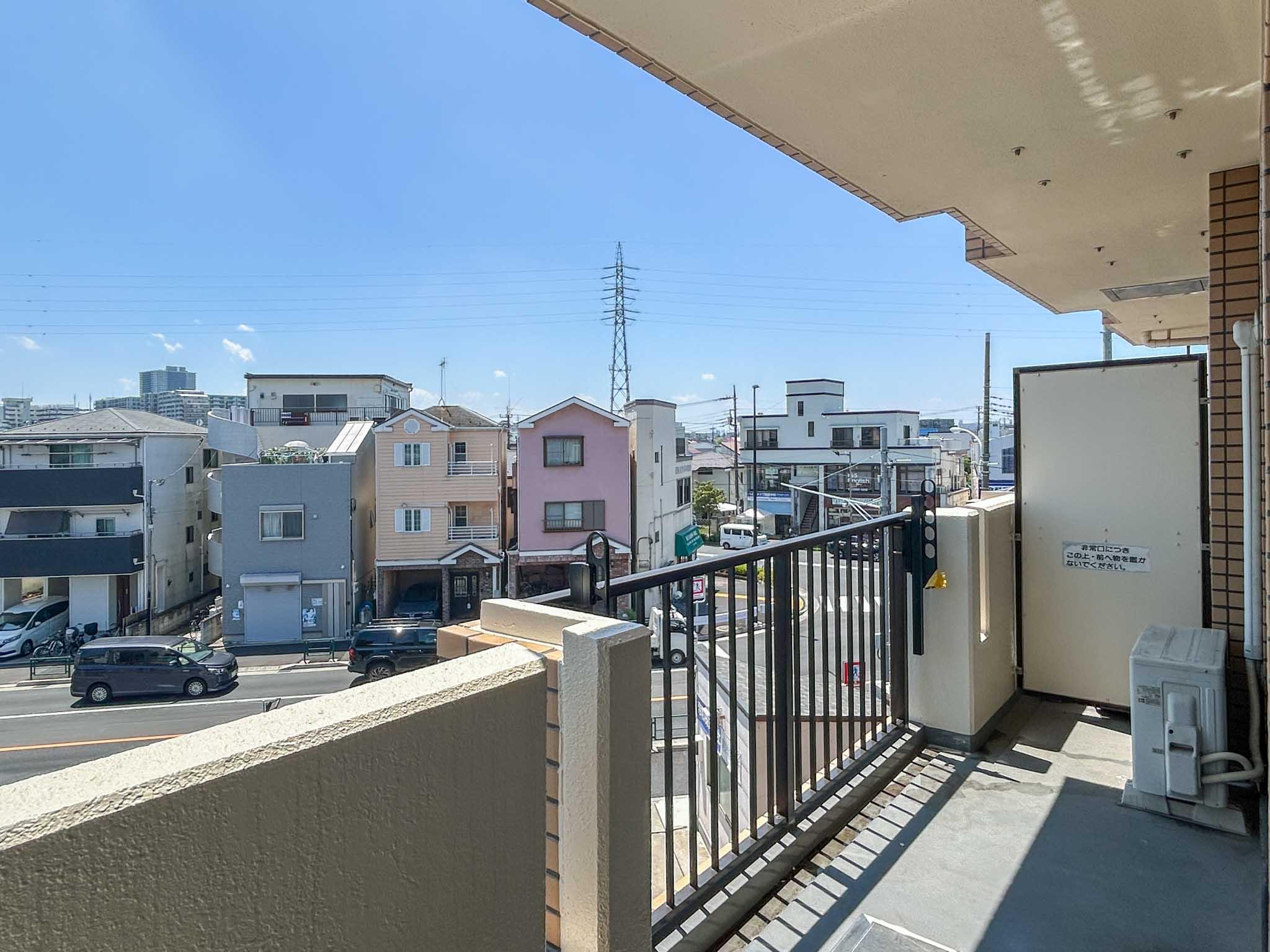 葛飾区東水元の賃貸物件/南側のベランダ。目の前に建物がなくて気持ちがいい