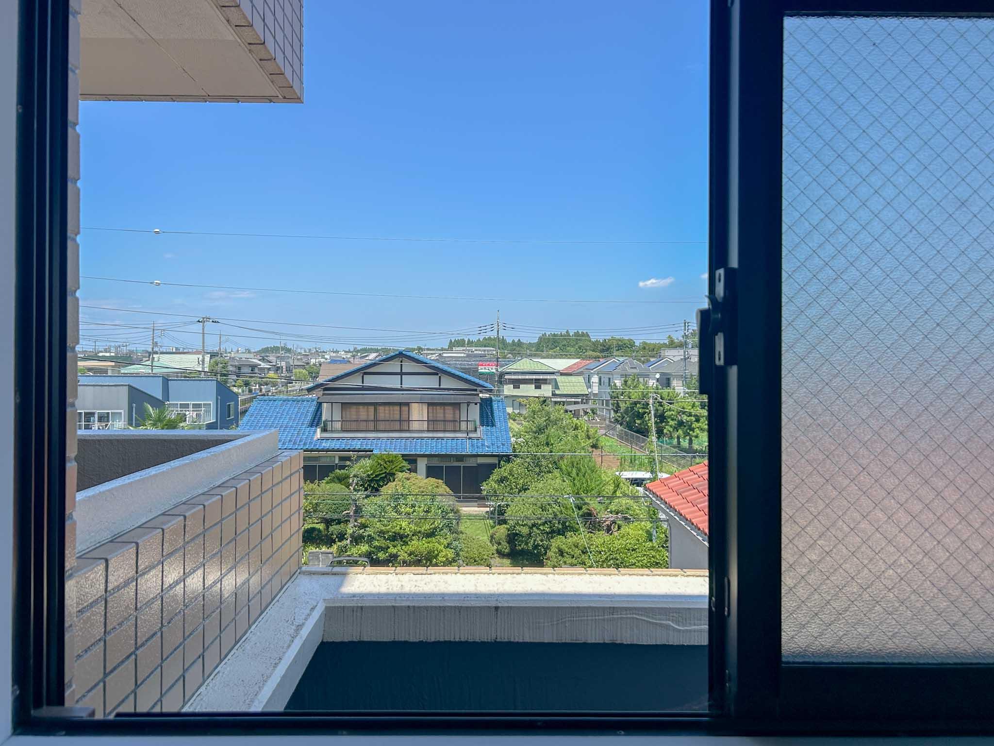 葛飾区東水元の賃貸物件/玄関側の窓から見える景色