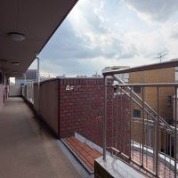 中野区本町の賃貸物件/エレベーターはなく、階段で4階まで。構造のおかげか、疲れづらい印象でした
