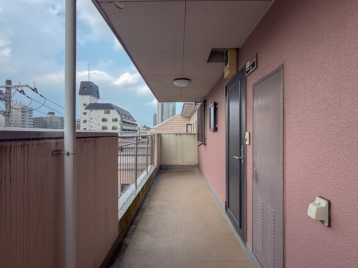 中野区本町の賃貸物件/最上階、南東側の角部屋です