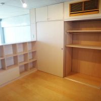 川崎市中原区丸子通の賃貸物件/上階の居室は収納が多く、エアコンは壁面に隠す工夫がされています