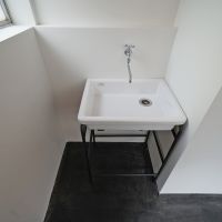 中央区日本橋馬喰町の賃貸物件/toolboxのアイアンスタンドシンク