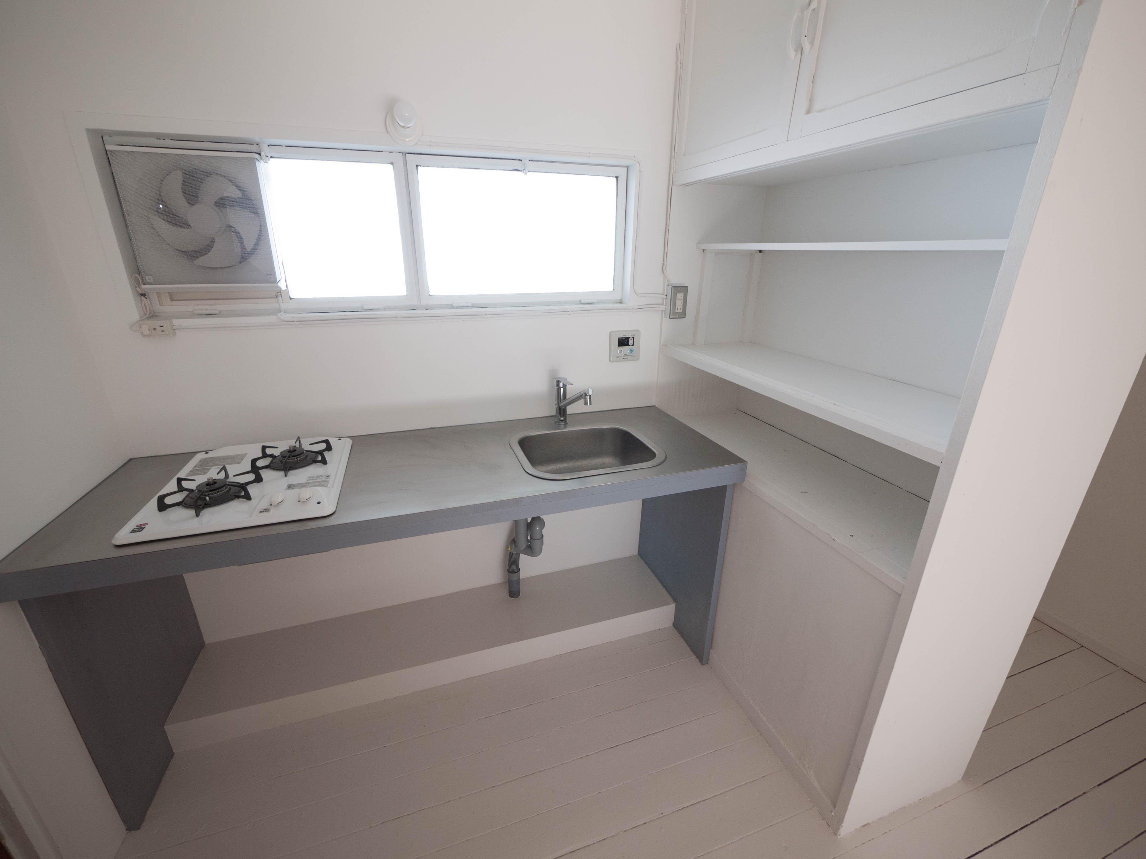 横浜市中区弁天通の賃貸物件/シンプルなキッチン。