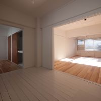 横浜市中区弁天通の賃貸物件/左側が個室、右側がメインスペースです