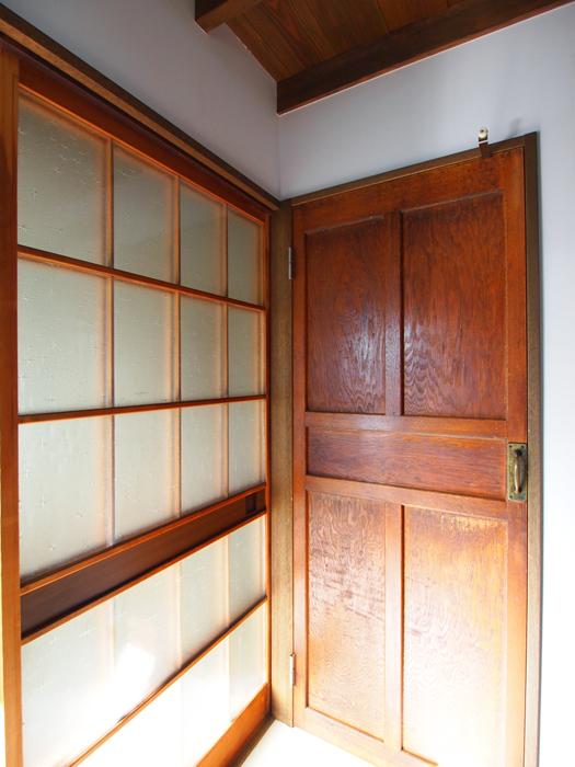 古い建具が味わい深い