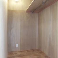 杉並区井草の賃貸物件/ウォークインクローゼット。荷物が少なめのふたり暮らしまで大丈夫そうです