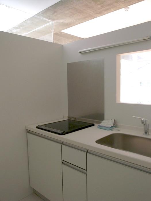 座間市相武台の賃貸物件/水まわりはシンプルに白で統一されています