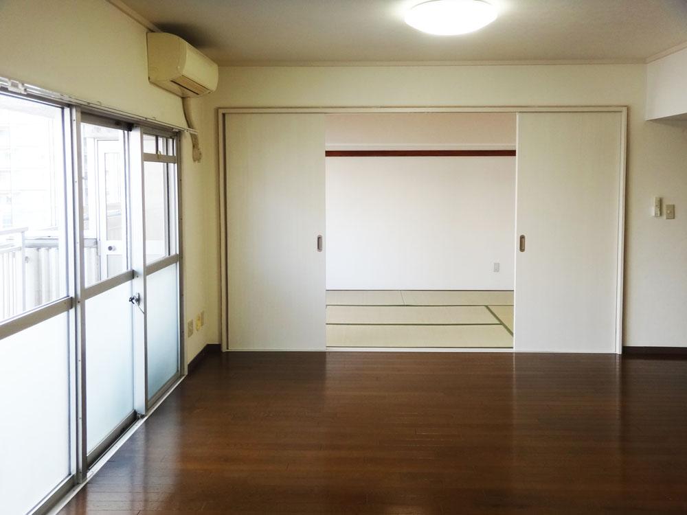 LDKの隣は和室です。