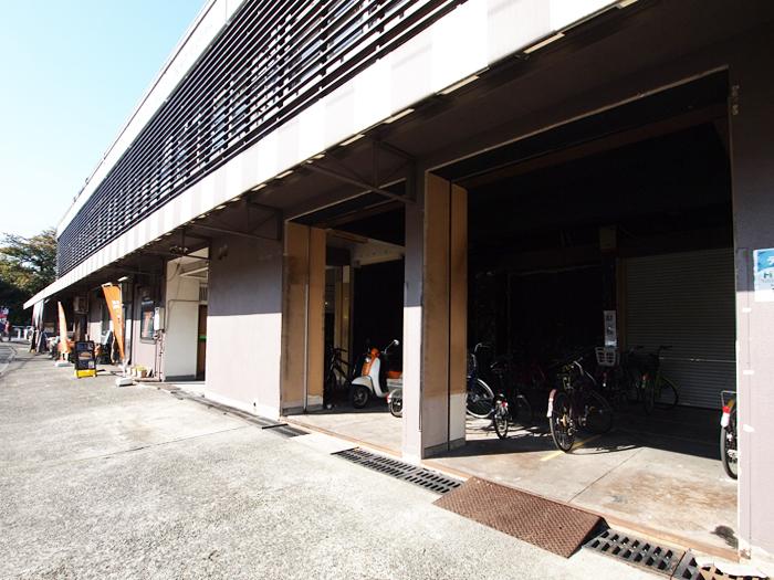 60番の区画。今は暫定利用で駐輪場になっているが、募集中。