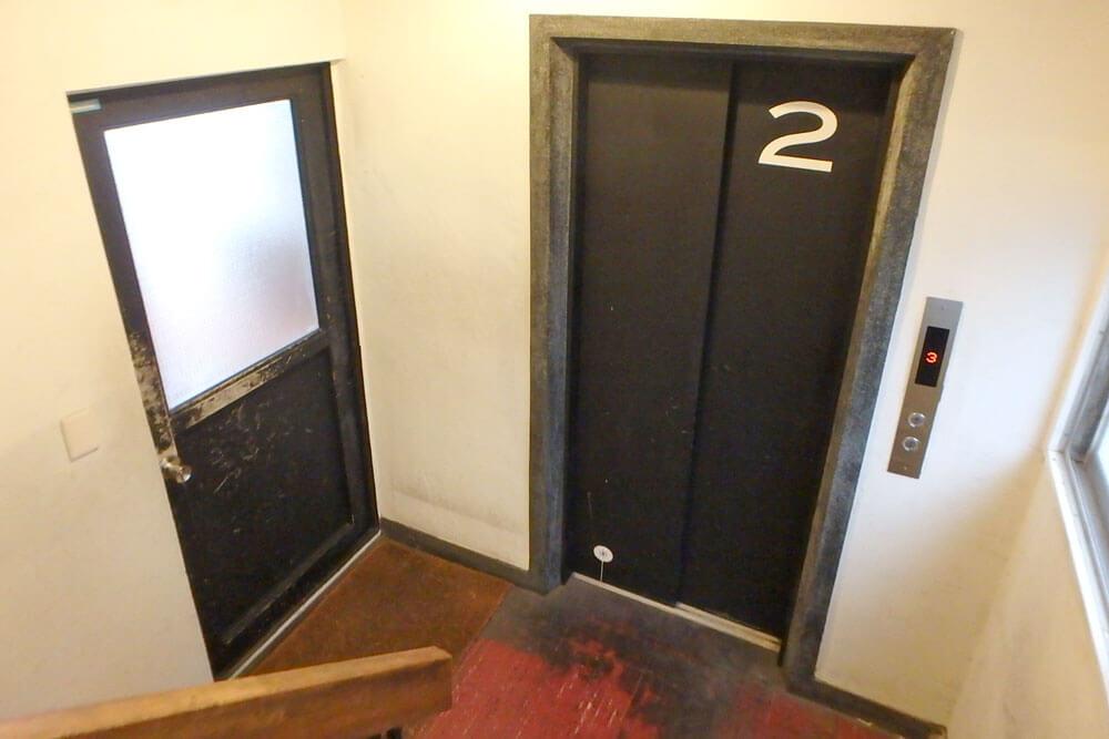 中央区東日本橋の賃貸物件/味わいのある共用部