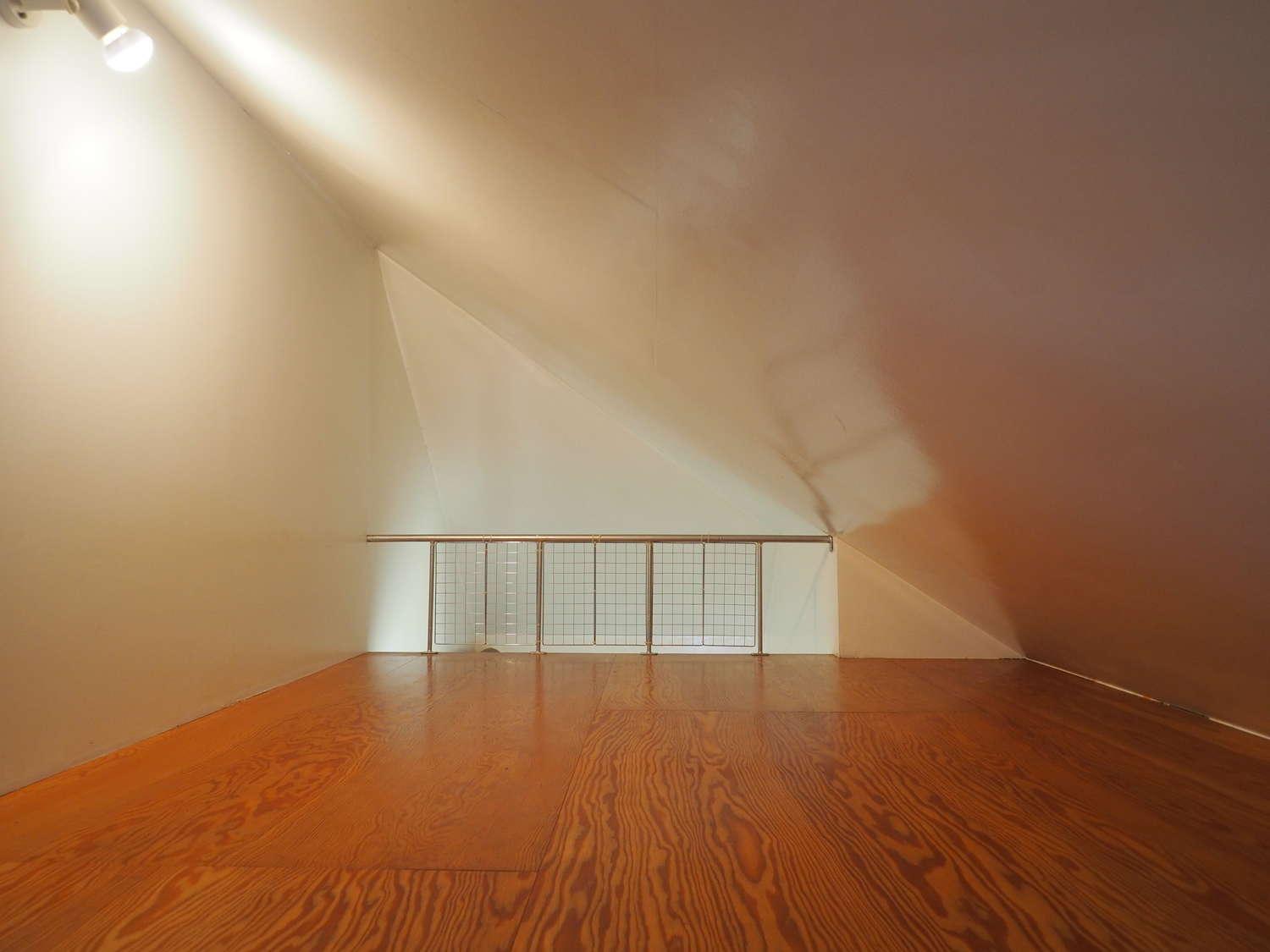 世田谷区北沢の賃貸物件/ロフト部分の天井は高いところで約1.4ｍ