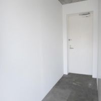 川崎市中原区北谷町の賃貸物件/玄関の土間スペースは細長くて広めです。大切な自転車を置いても十分な大きさです。