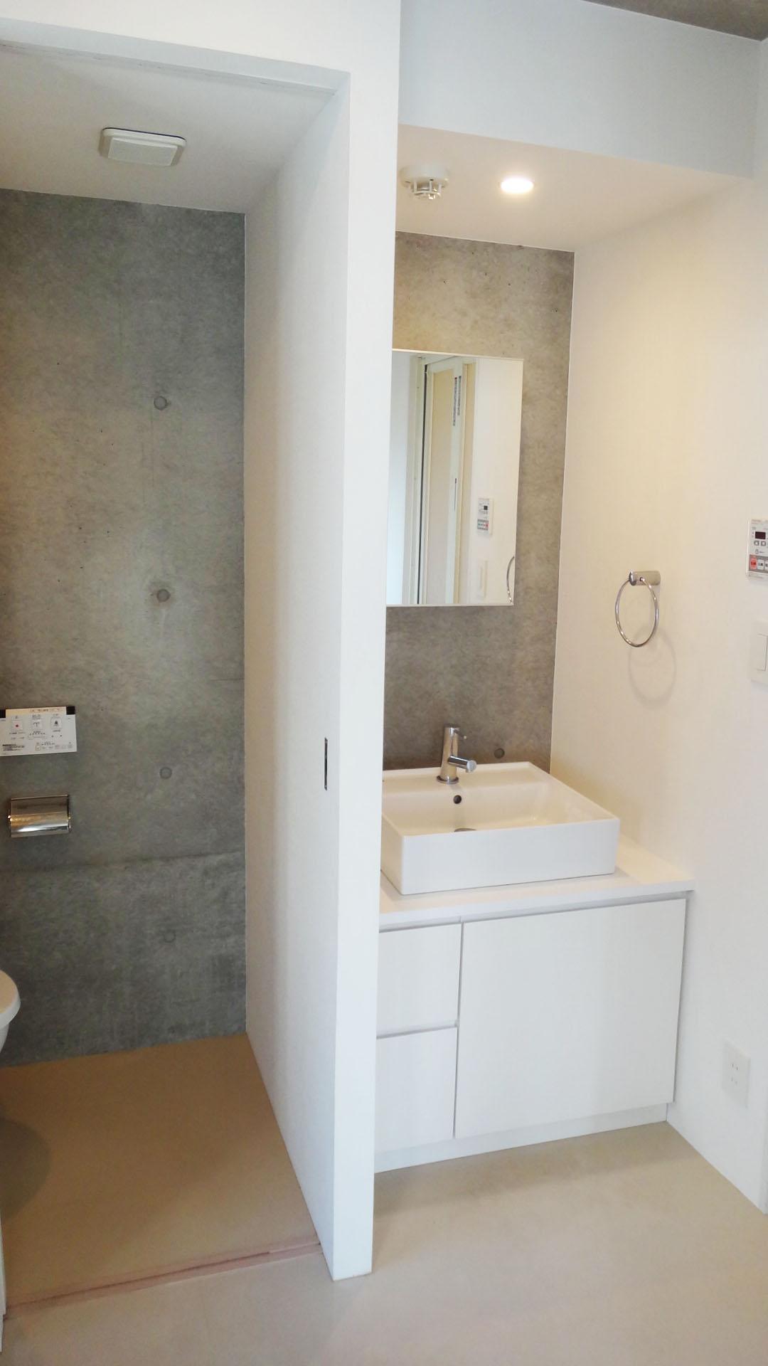 川崎市高津区二子の賃貸物件/白い洗面スペースは清潔感あります。