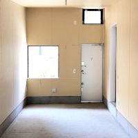 横浜市金沢区釜利谷東の賃貸物件/1階部分は半分が土間の仕様でガラスの間仕切りが設置される予定（住居兼用タイプ）