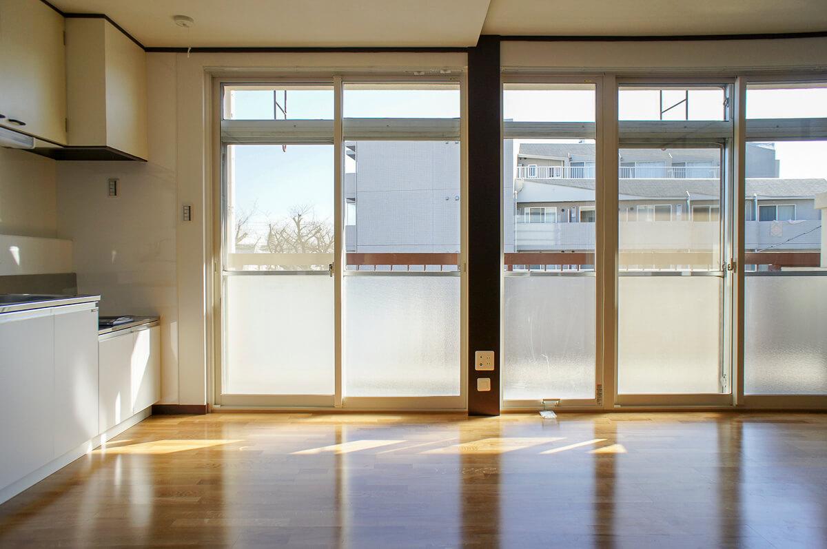 板橋区稲荷台の賃貸物件/窓辺は二重サッシで冷気や暑さ、音を遮断