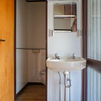 板橋区稲荷台の賃貸物件/洗面台の隣がトイレ