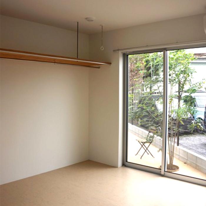 横浜市保土ヶ谷区西谷町の賃貸物件/6畳の洋室から、専用庭に出られます。