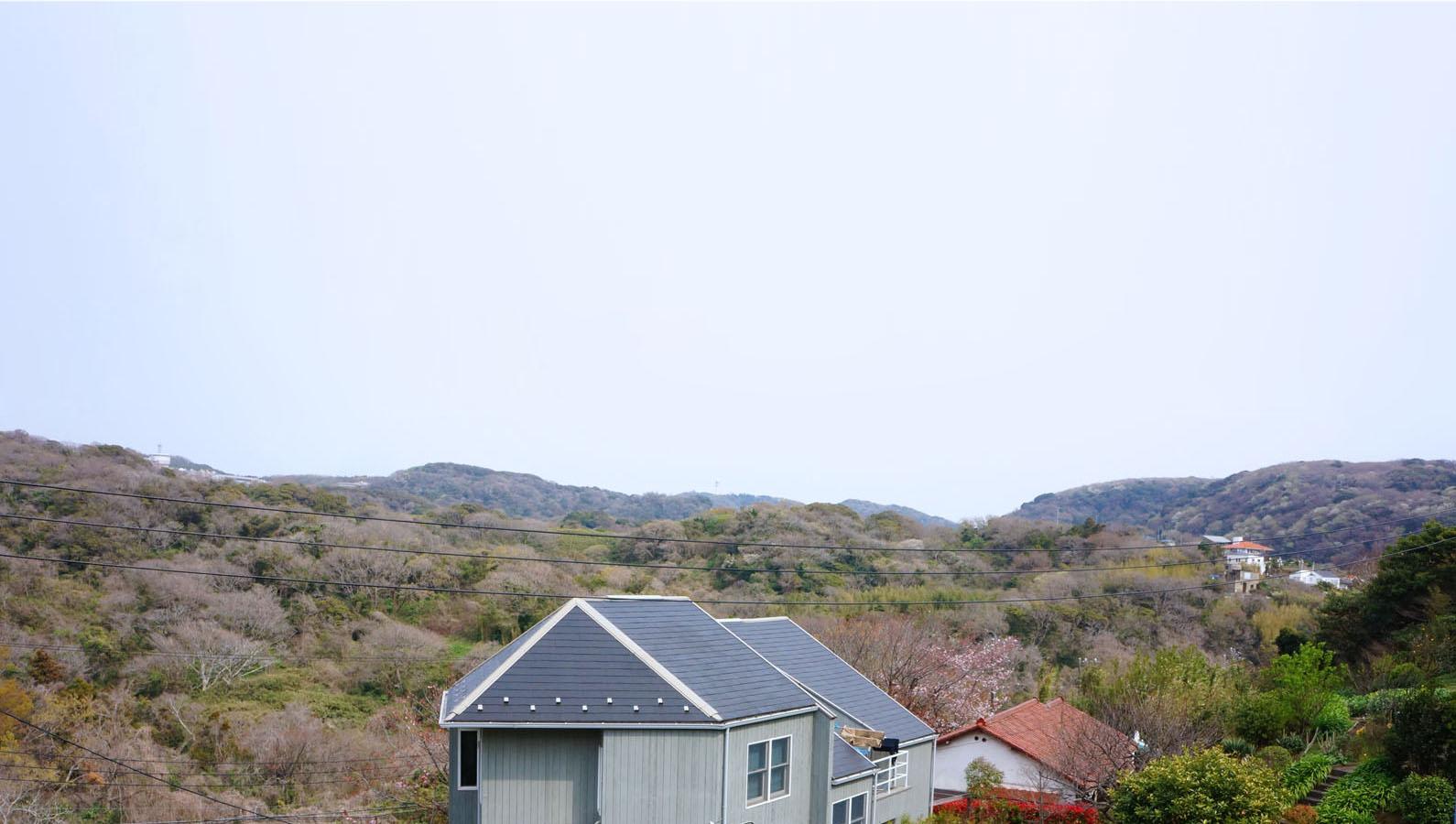 2階からの山を望む眺望は空も広くて気持ち良いの一言