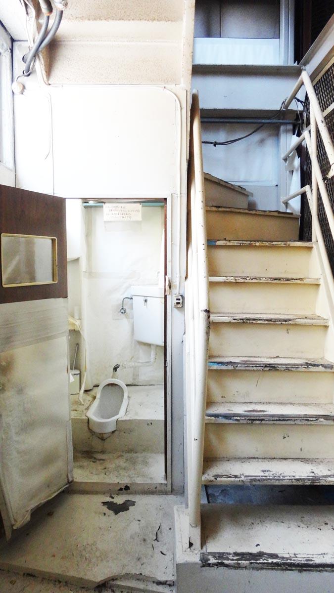 トイレは和式(1階)