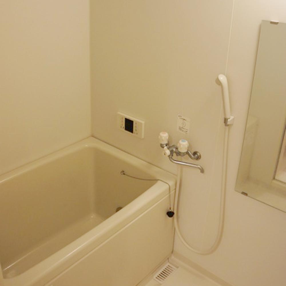 横浜市西区東ヶ丘の賃貸物件/ユニットバスはコンパクトです