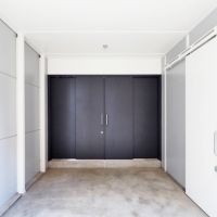 目黒区原町の賃貸物件/駐車スペース。車のサイズは全長4,550mm、全幅2,000mm、全高2,200mmまで