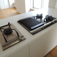 世田谷区玉川田園調布の賃貸物件/立派なコンロがふたつ、足元は収納たっぷり