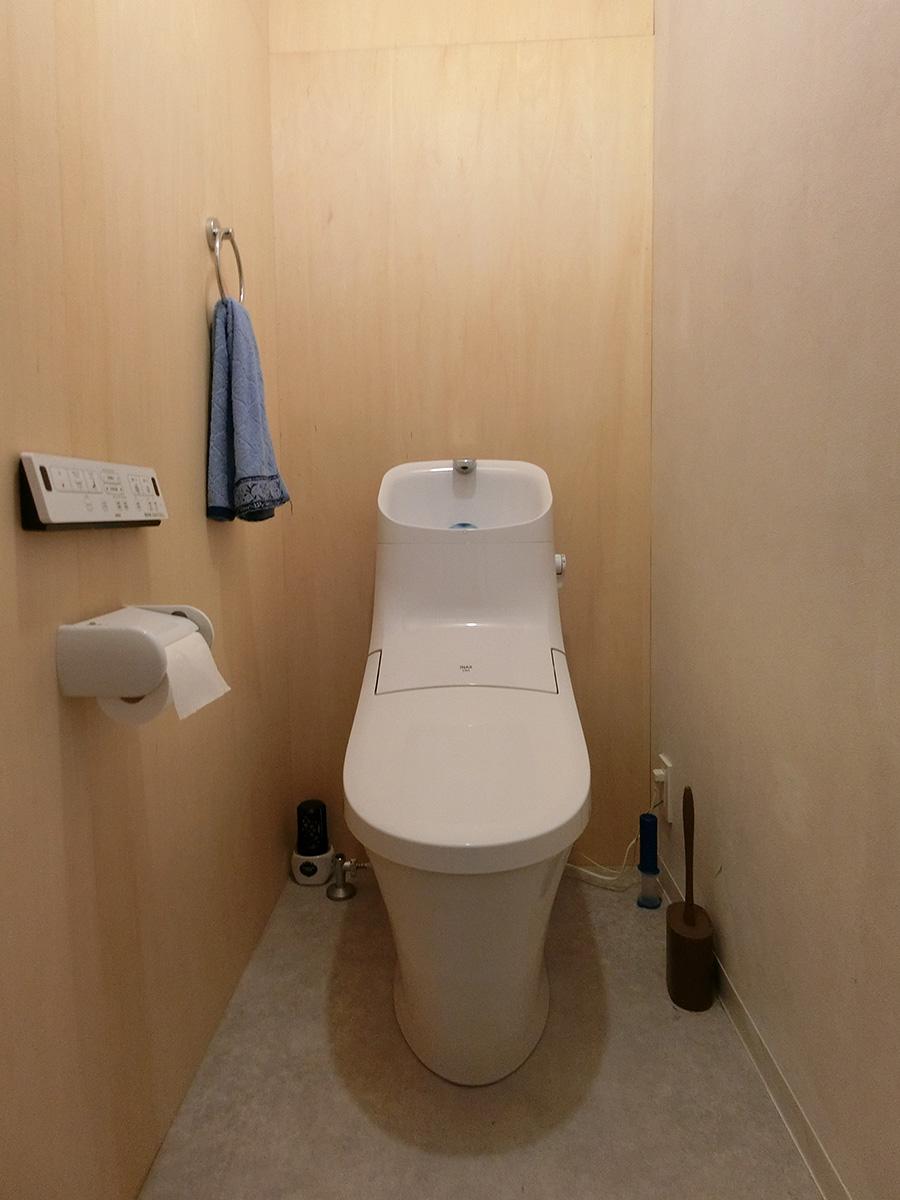 トイレは1階と2階に一つずつ、全部で二つあります