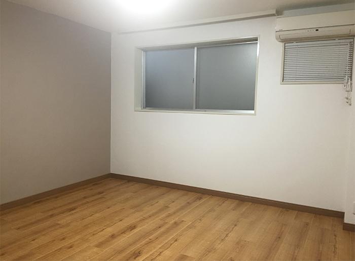もう1部屋の寝室。窓はありますが日差し・眺望は期待できません
