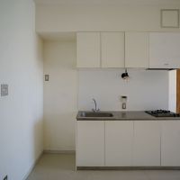 大田区上池台の賃貸物件/玄関横の土間にキッチン