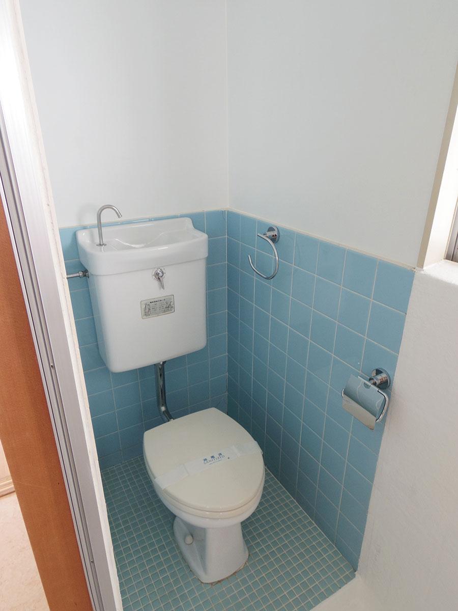 トイレは古めかしさを感じる