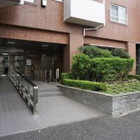 新宿区弁天町の賃貸物件/エントランス