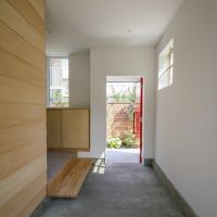 杉並区大宮の賃貸物件/1階玄関の土間スペース：基本的には大家さんが自転車等置いて使用していますが、何か使い方にご希望があれば相談ください（新築竣工時写真）