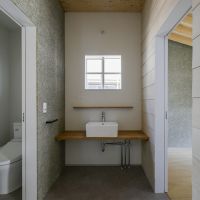 杉並区大宮の賃貸物件/2階洗面台とトイレ前（新築竣工時写真）