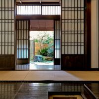 世田谷区砧の賃貸物件/1階：庭を見ながらお茶をいれられる位置はここ（こちらの写真は前回募集時のもの）