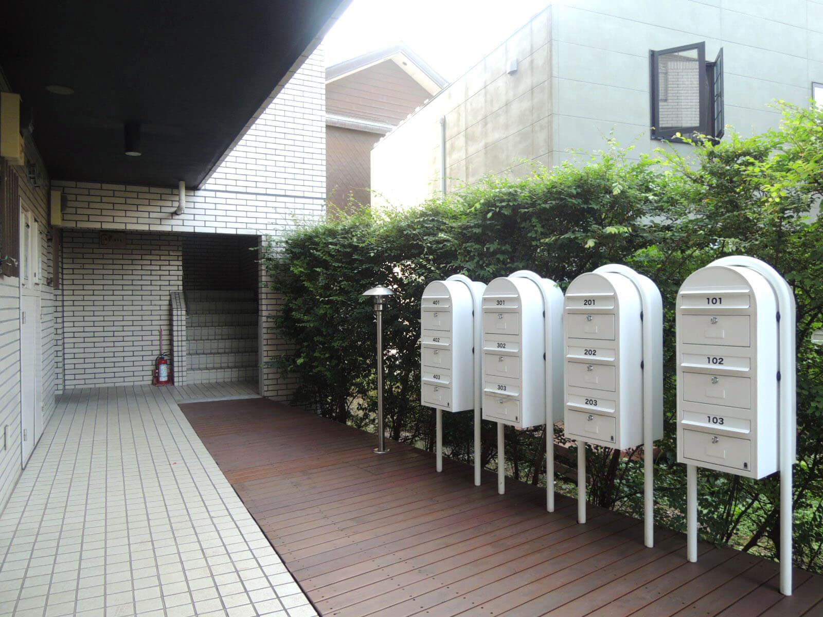 大田区大森中の賃貸物件/共用部の郵便受けがかわいらしい