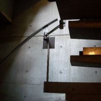 港区南青山の賃貸物件/共用の階段。ちなみに1階と地下2階の2カ所に入り口がある