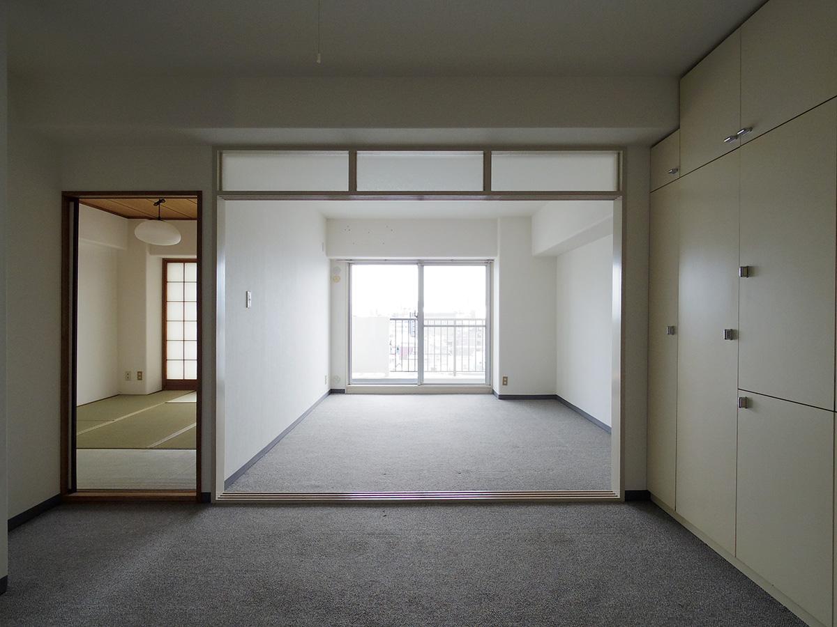 LDKと南側の洋室の仕切りはフルオープンにできる引き戸のため、つなげて広く使える