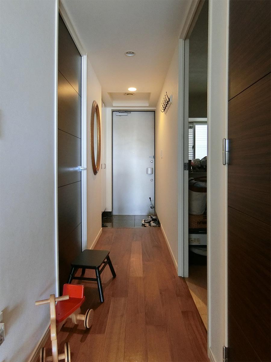 洋室や水回りの扉は分譲時のものをそのまま使っています