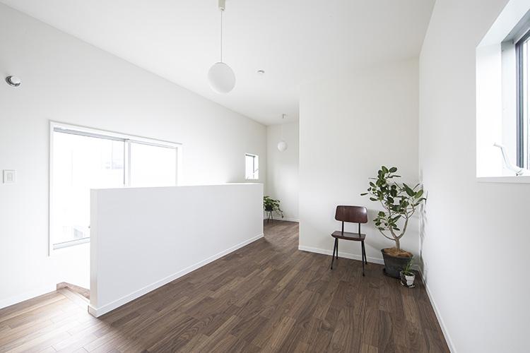 大田区山王の賃貸物件/天井が高く気持ちいい。窓が多く、光がきれいで明るい（106号室）