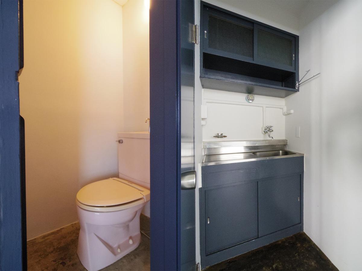 千代田区神田猿楽町の賃貸物件/水回りは既存を生かしたつくり（201号室）