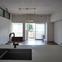 品川区上大崎の売買物件/キッチンからリビングを見渡せます