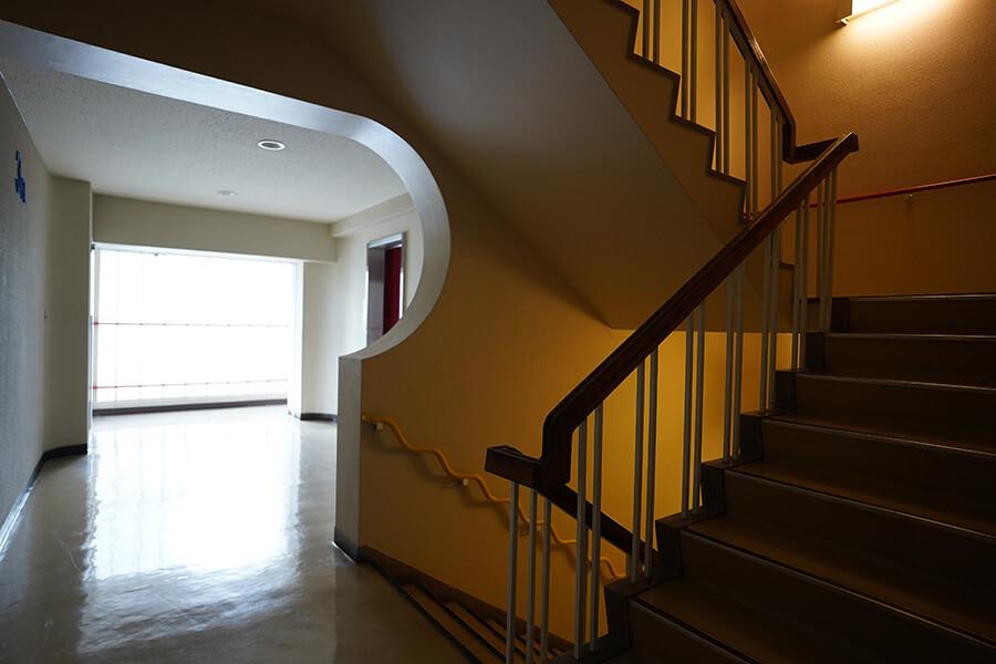 品川区上大崎の売買物件/エレベーターホールも雰囲気あります