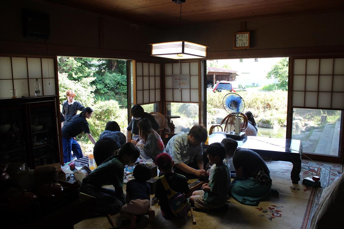 山形県山形市大字平清水の賃貸物件/先日の並木市での1階和室の様子。普段は庭を見渡せる贅沢な部屋。もしかしたらホタルの鑑賞もできるかも？